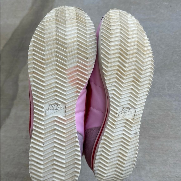 Nike Cortez Women's Pink and Red Valentine Sneakers 8.5 - Picture 10 of 11